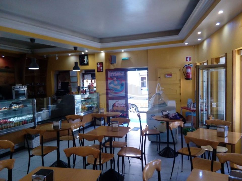 Erhvervsejendom i Amadora, Lisbon - foto 1
