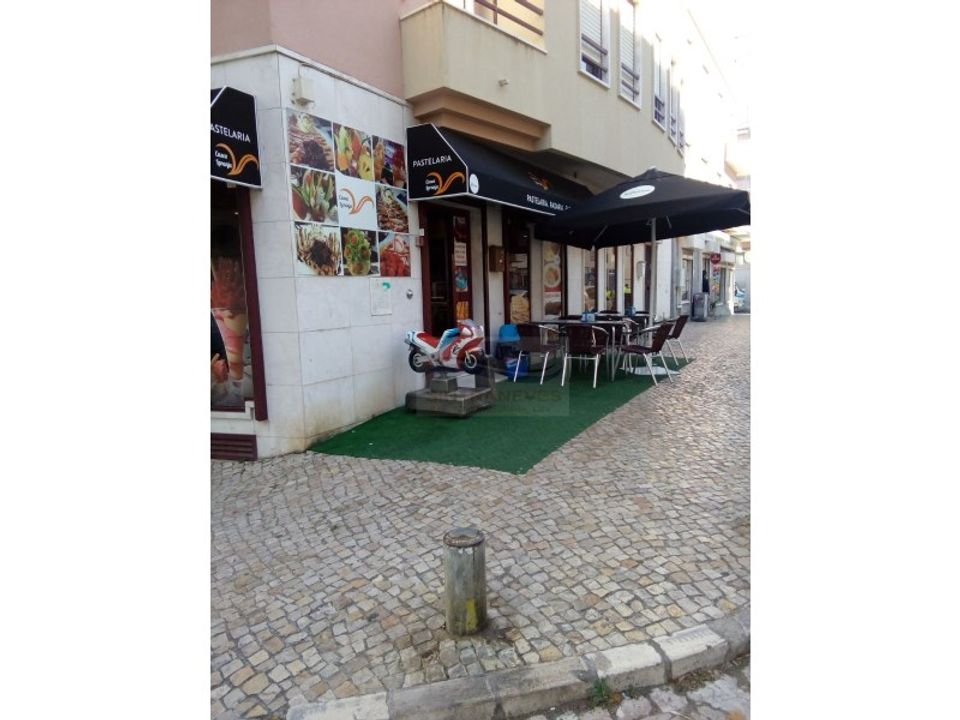 Erhvervsejendom i Amadora, Lisbon - foto 4
