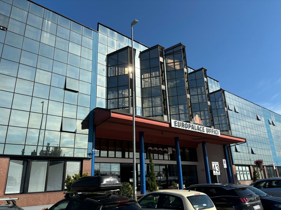 L'establiment comercial a Orbassano, Turin - foto 2