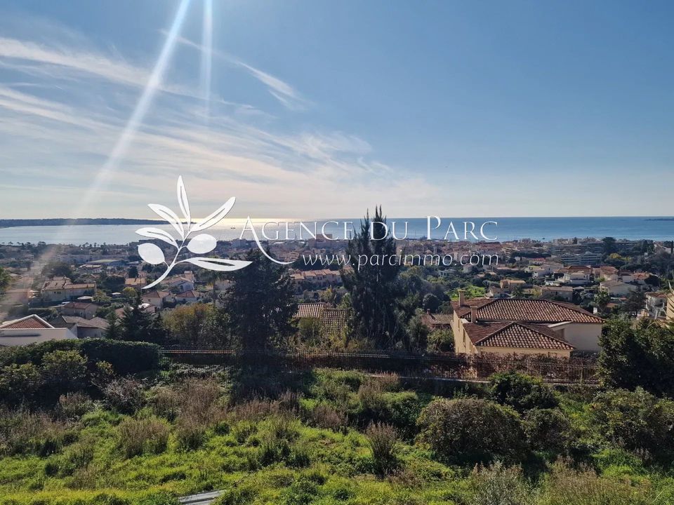 Helårsgrund i Golfe-Juan, Alpes-Maritimes - foto 1