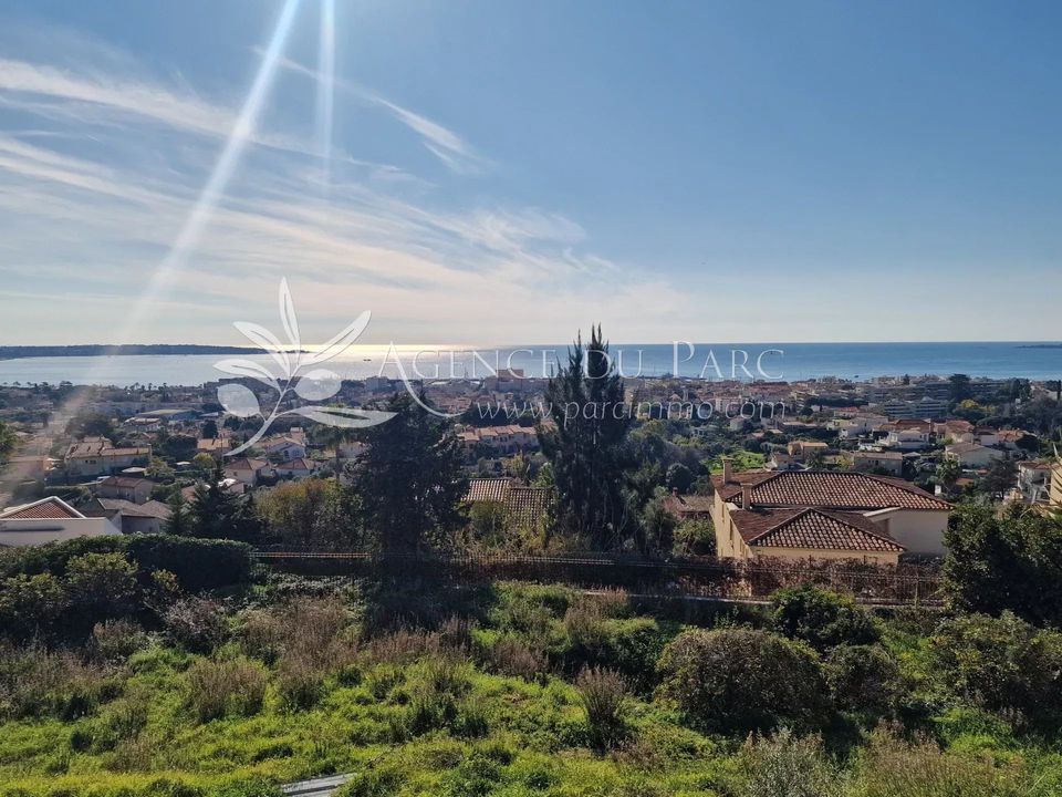 Helårsgrund i Golfe-Juan, Alpes-Maritimes - foto 1