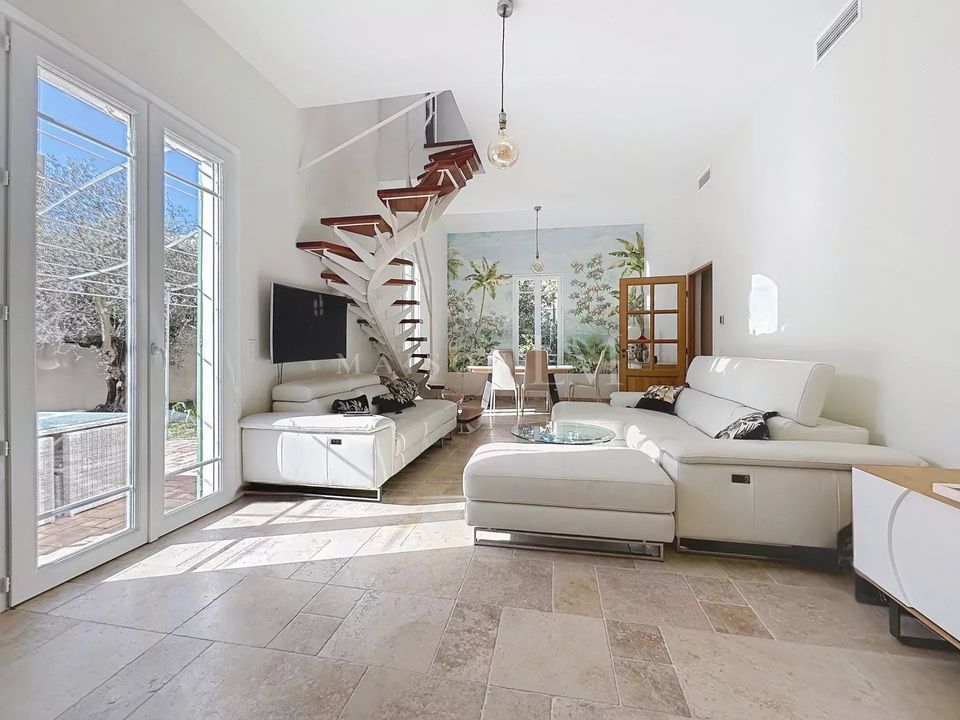 Villa i Juan-les-Pins, Alpes-Maritimes - foto 1
