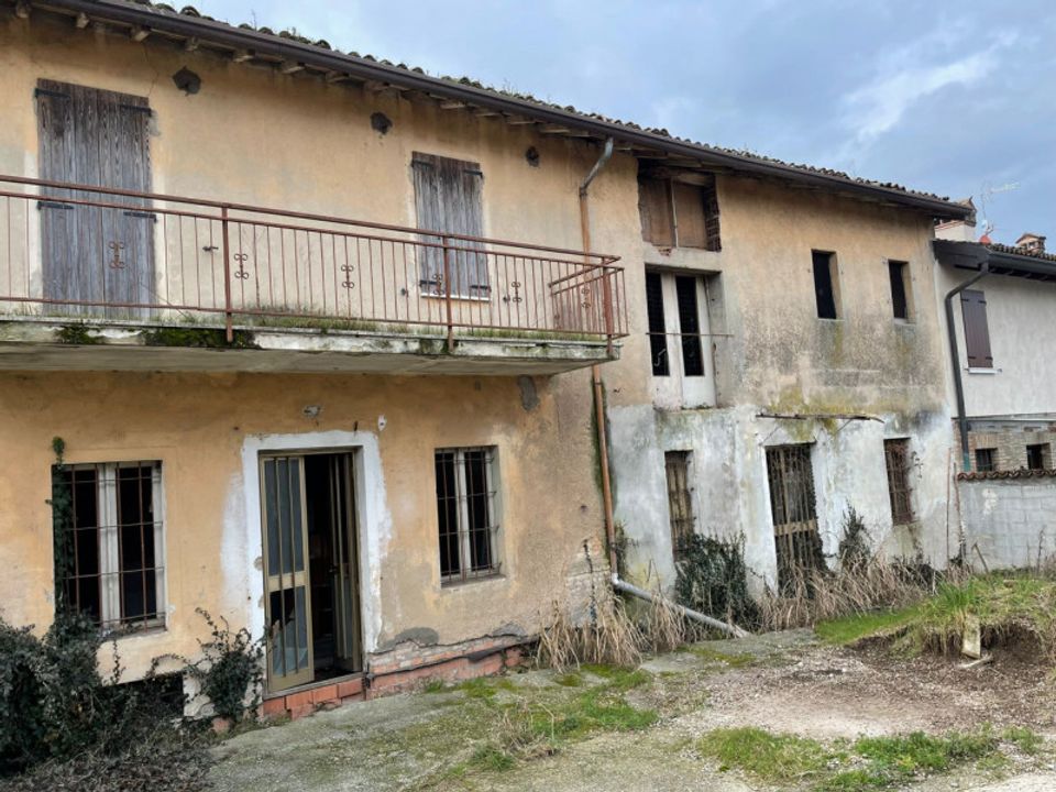 Landejendom i Castiglione delle Stiviere, Mantua - foto 1