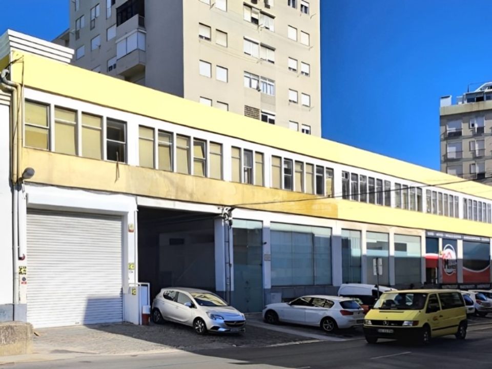 Erhvervsejendom i Sacavem, Lisbon - foto 1