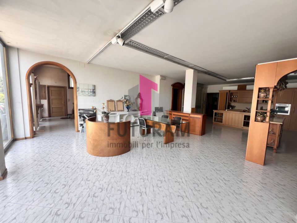 Erhvervsejendom i Dueville, Vicenza - foto 3