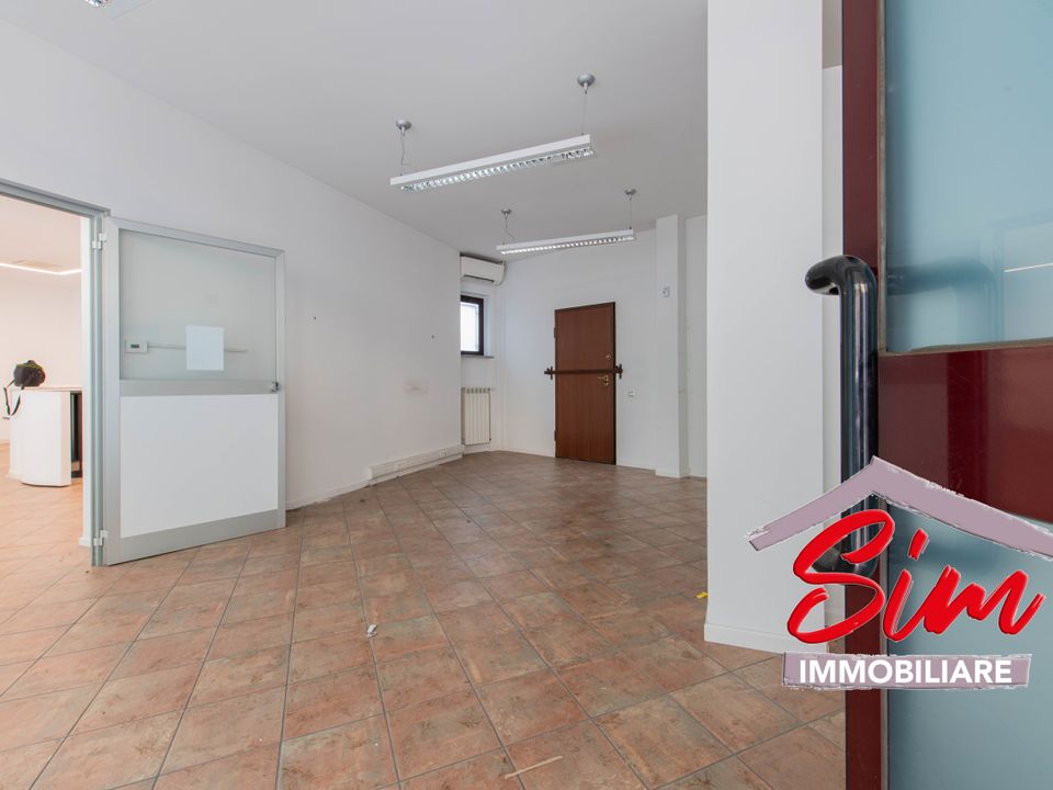Propriedade comercial em Novara, Novara - foto 2