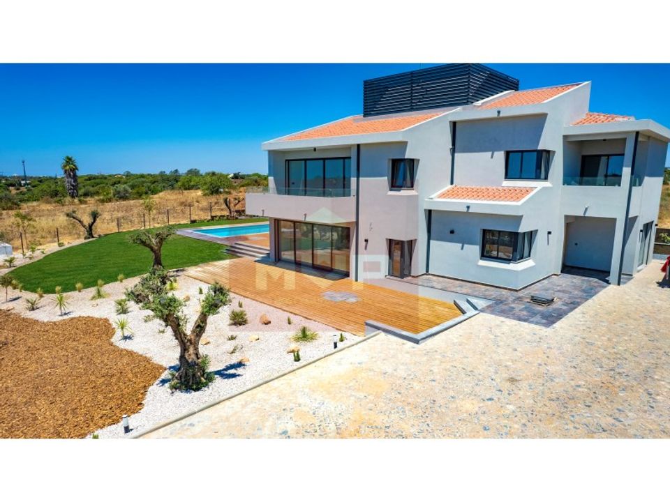 Villa i Quarteira, Faro - foto 1