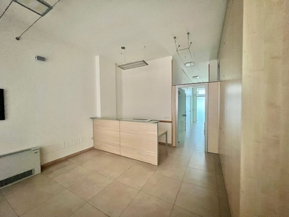 Erhvervsejendom i Cesena, Forli-Cesena - foto 1