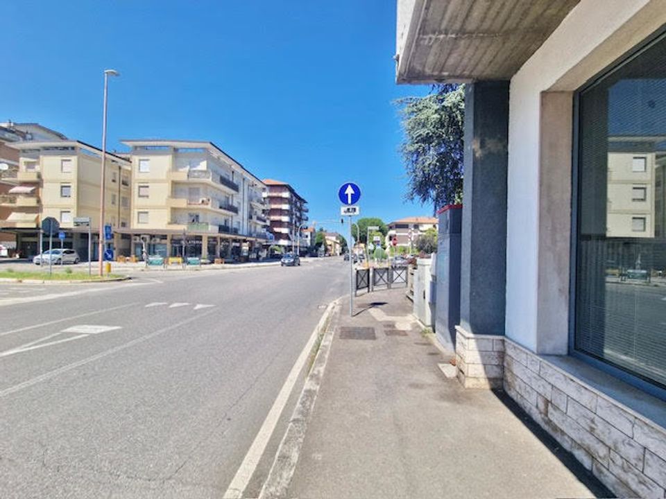 Erhvervsejendom i Cesena, Forli-Cesena - foto 2