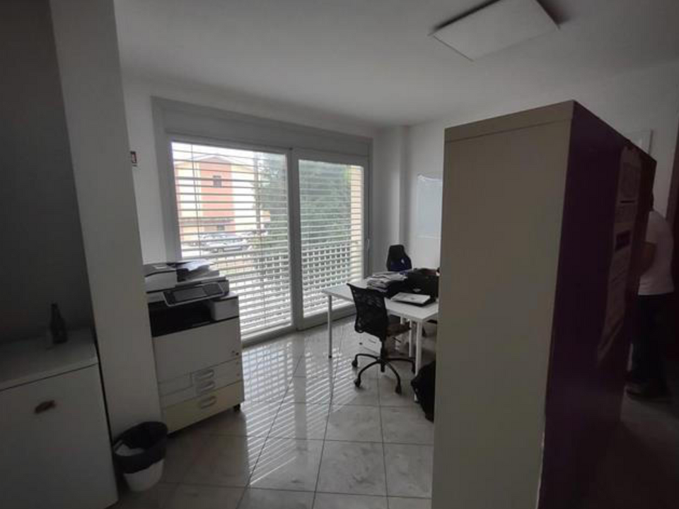 Commercial property in Gatteo, Forli-Cesena - photo 2