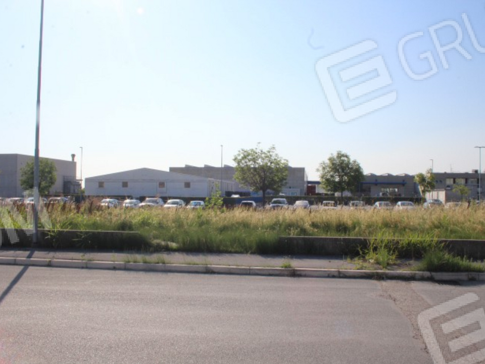Commercial property in Longiano, Forli-Cesena - photo 1
