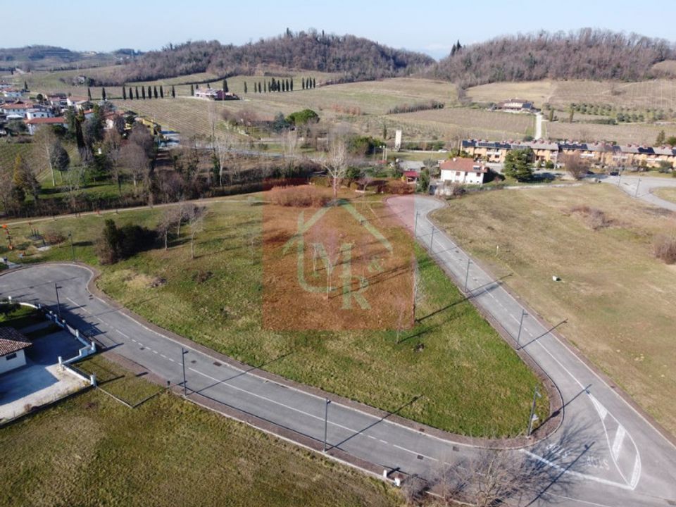 Helårsgrund i Manzano, Udine - foto 3