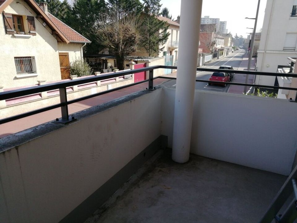 Apartment in Saint-Priest, Rhone - photo 2