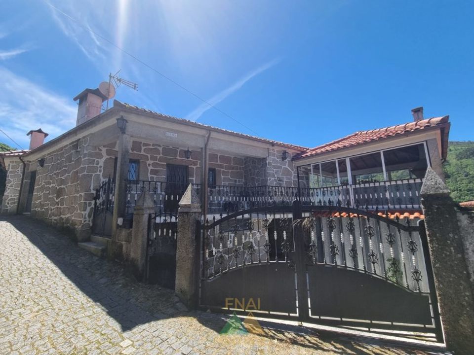 Villa i Arcos de Valdevez, Viana do Castelo - foto 1