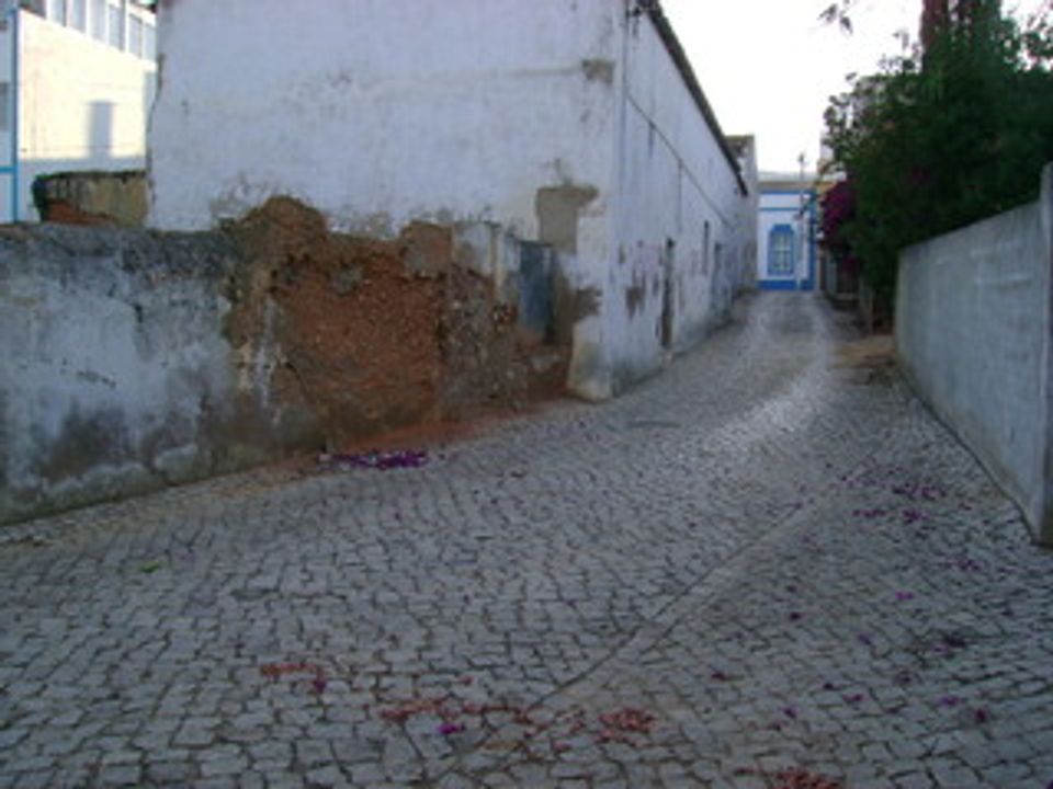 Helårsgrund i Alvor, Faro - foto 1