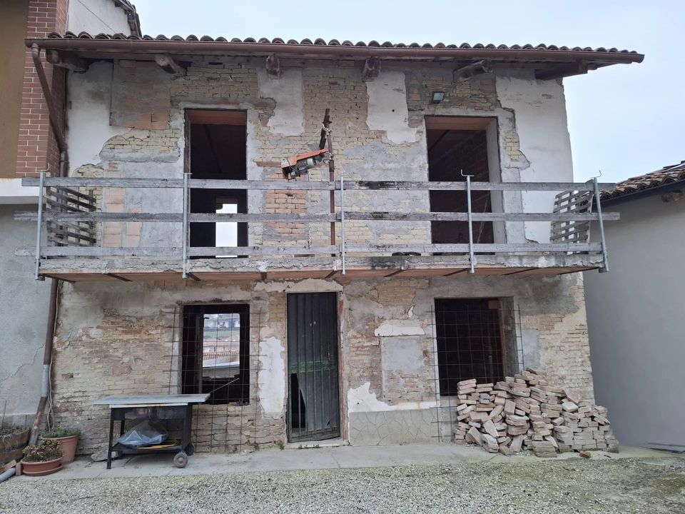 Landejendom i Castellinaldo, Cuneo - foto 1