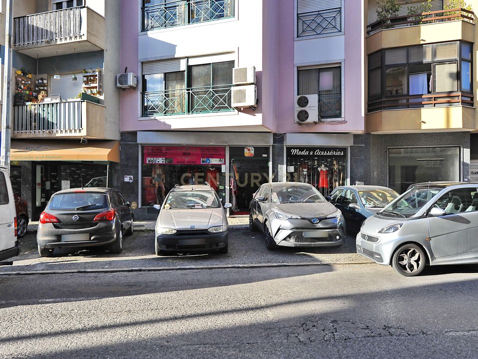 Erhvervsejendom i Belas, Lisbon - foto 1