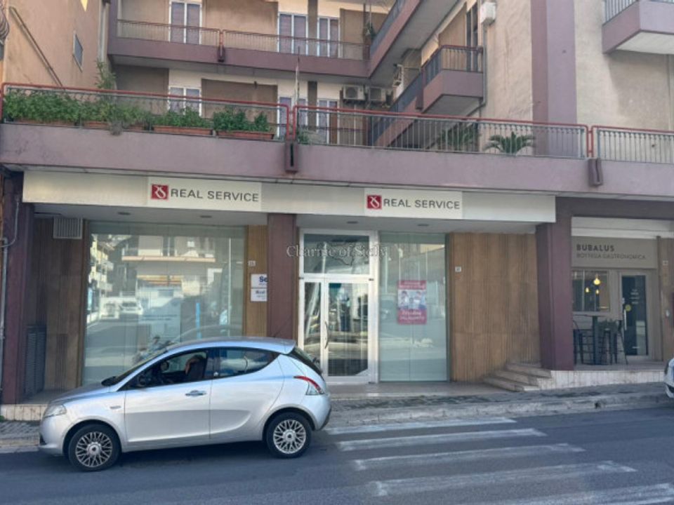 Erhvervsejendom i Ragusa, Ragusa - foto 1