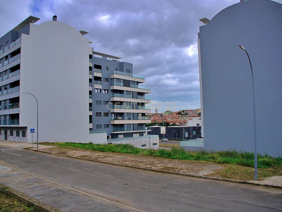 Erhvervsejendom i Amadora, Lisbon - foto 1