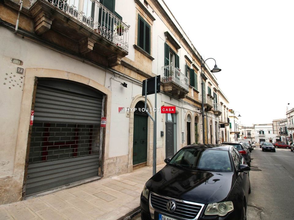 Erhvervsejendom i Martina Franca, Taranto - foto 1
