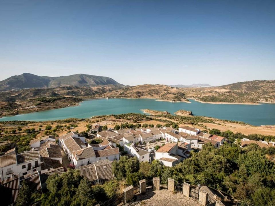 Erhvervsejendom i Zahara De La Sierra, Cadiz - foto 1