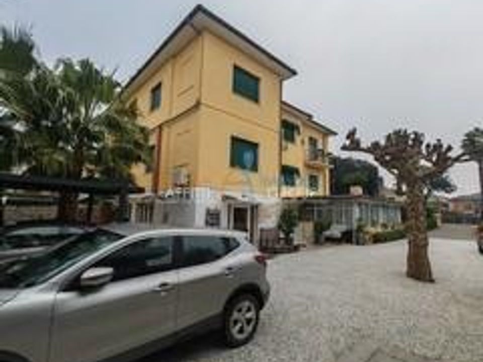 Villa a Massa, Massa and Carrara - foto 1