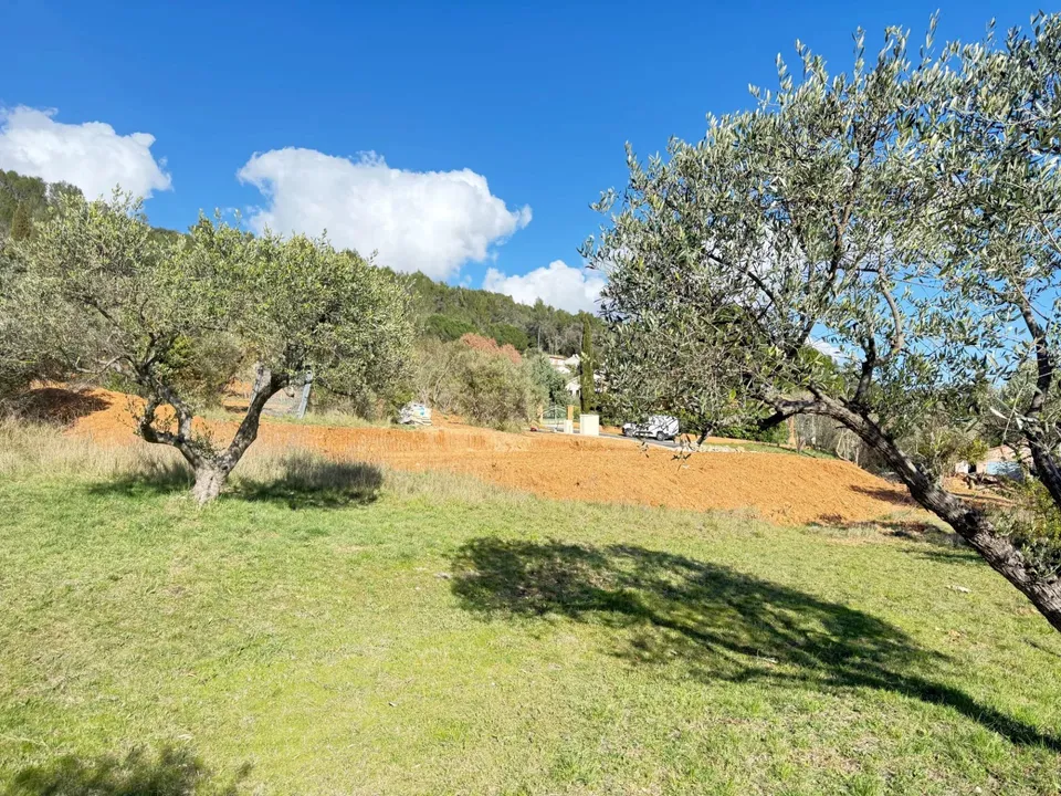 Helårsgrund i Camps-la-Source, Var - foto 2