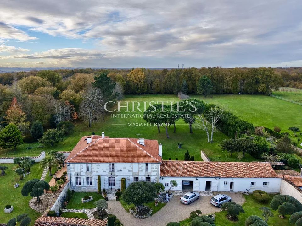 Villa i Saintes, Charente-Maritime - foto 1