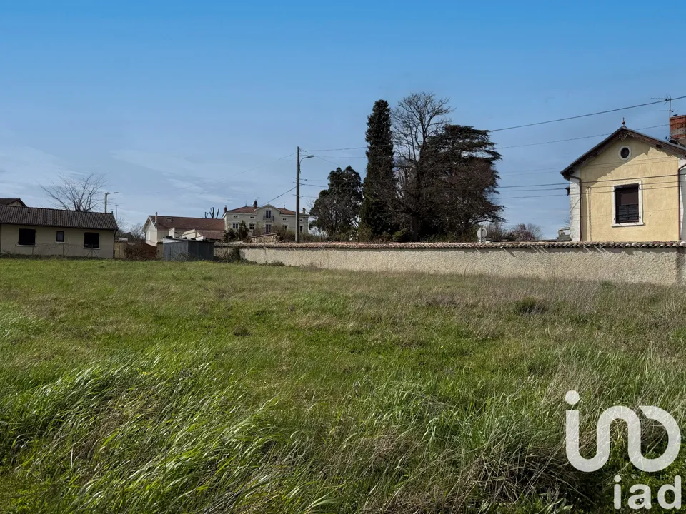 Helårsgrund i Irigny, Rhone - foto 1