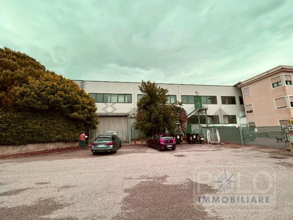 Erhvervsejendom i Roveredo di Gua, Verona - foto 1