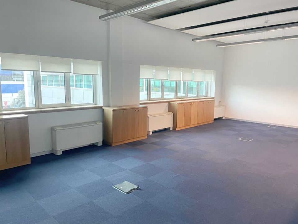 L'establiment comercial a Carnaxide, Lisbon - foto 1
