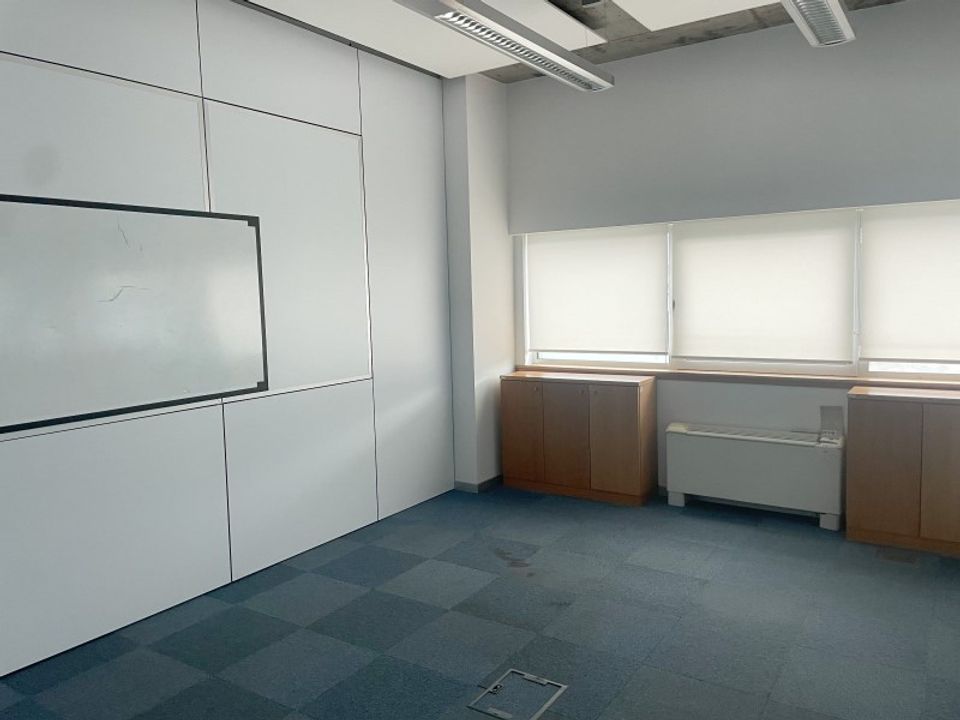L'establiment comercial a Carnaxide, Lisbon - foto 3