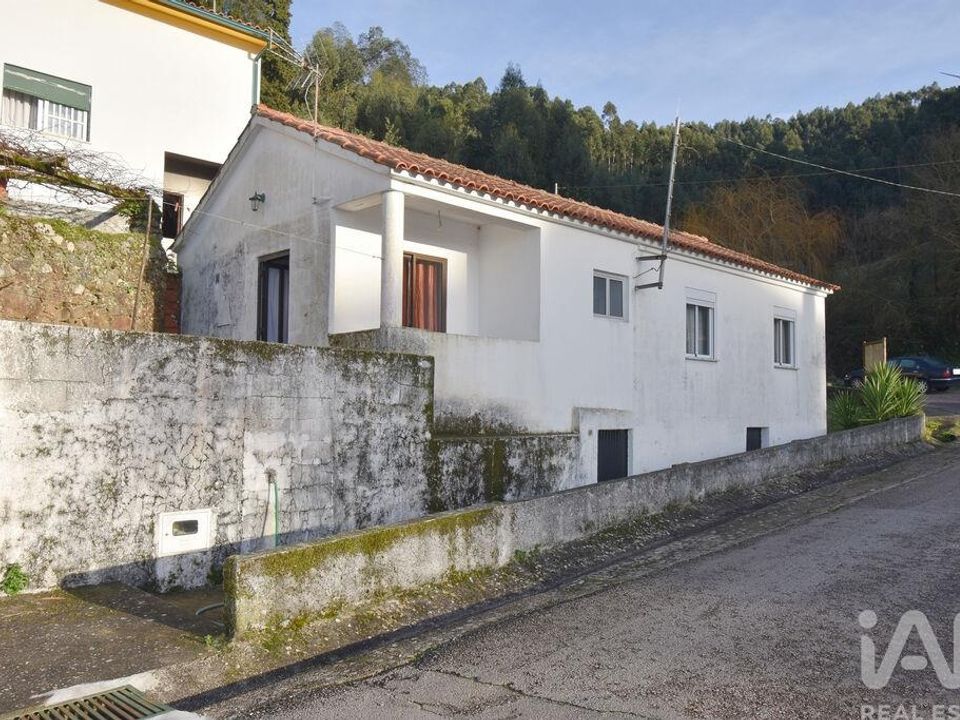 Dom szeregowy: Miranda do Corvo, Coimbra – zdjęcie 1