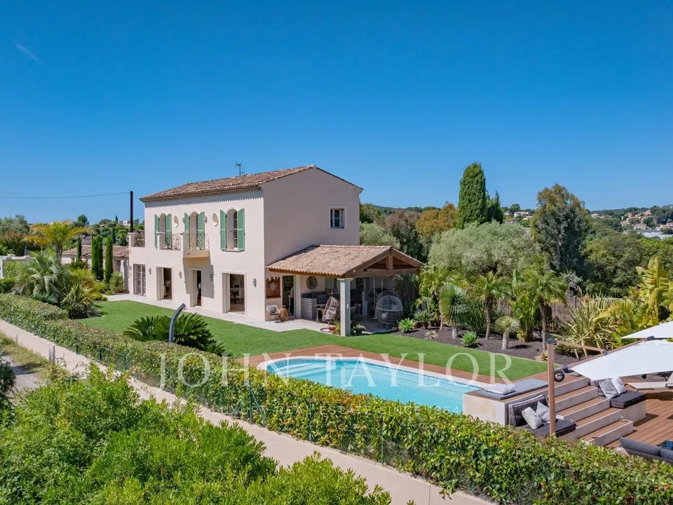 Villa i Antibes, Alpes-Maritimes - foto 1