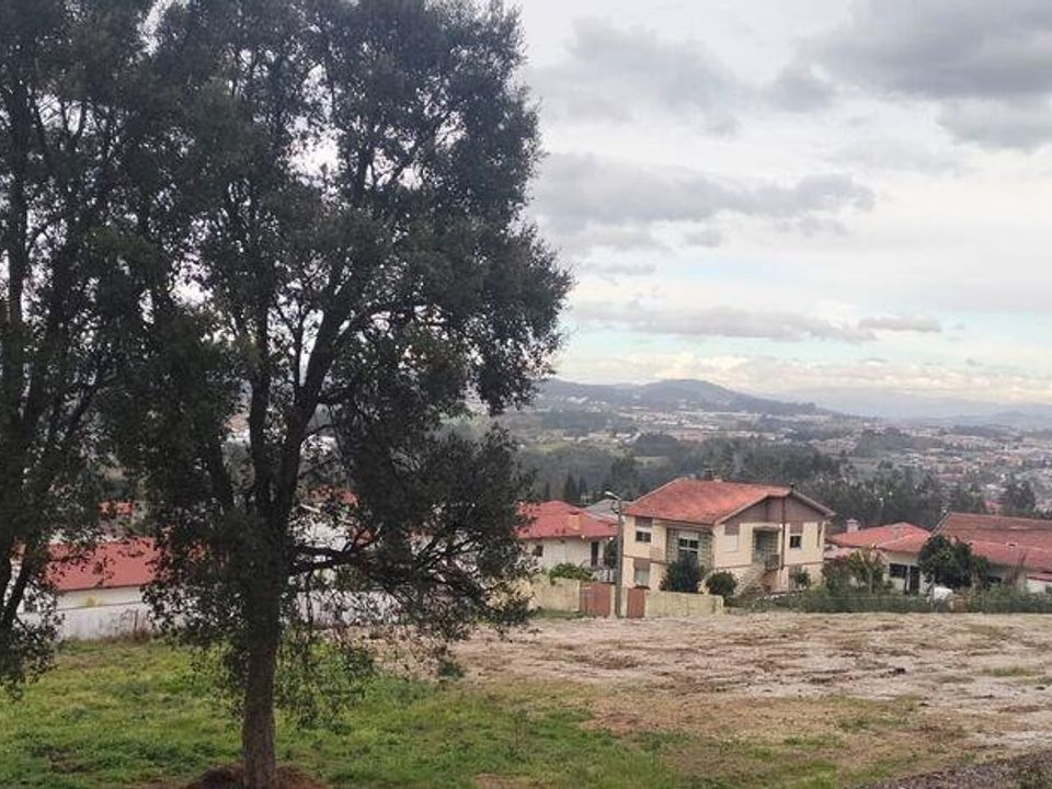 Helårsgrund i Santo Tirso, Porto - foto 2