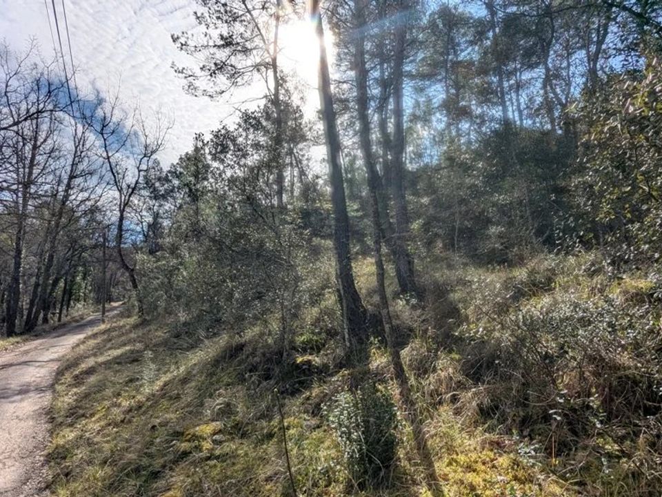 Helårsgrund i Entrecasteaux, Var - foto 1