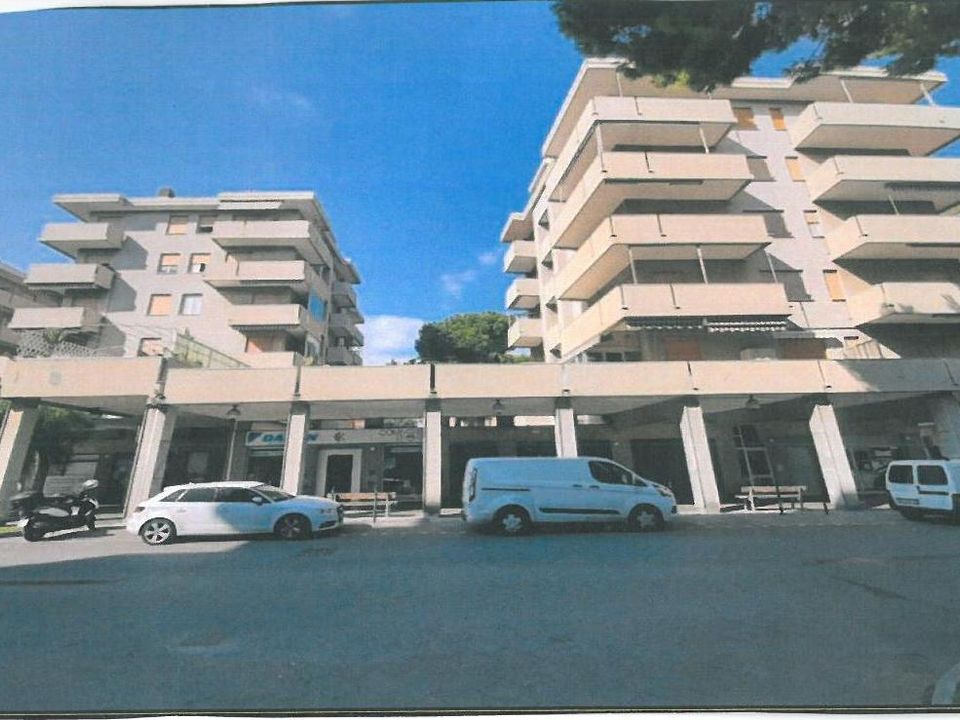 Erhvervsejendom i Andora, Savona - foto 1