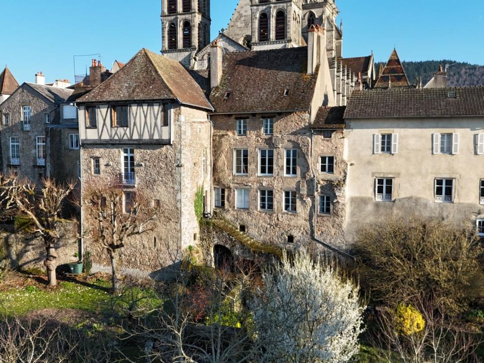 Erhvervsejendom i Autun, Saone-et-Loire - foto 1