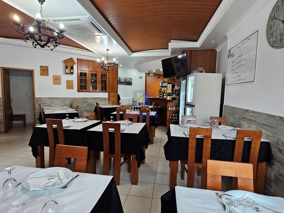 Erhvervsejendom i Caldas da Rainha, Leiria - foto 1