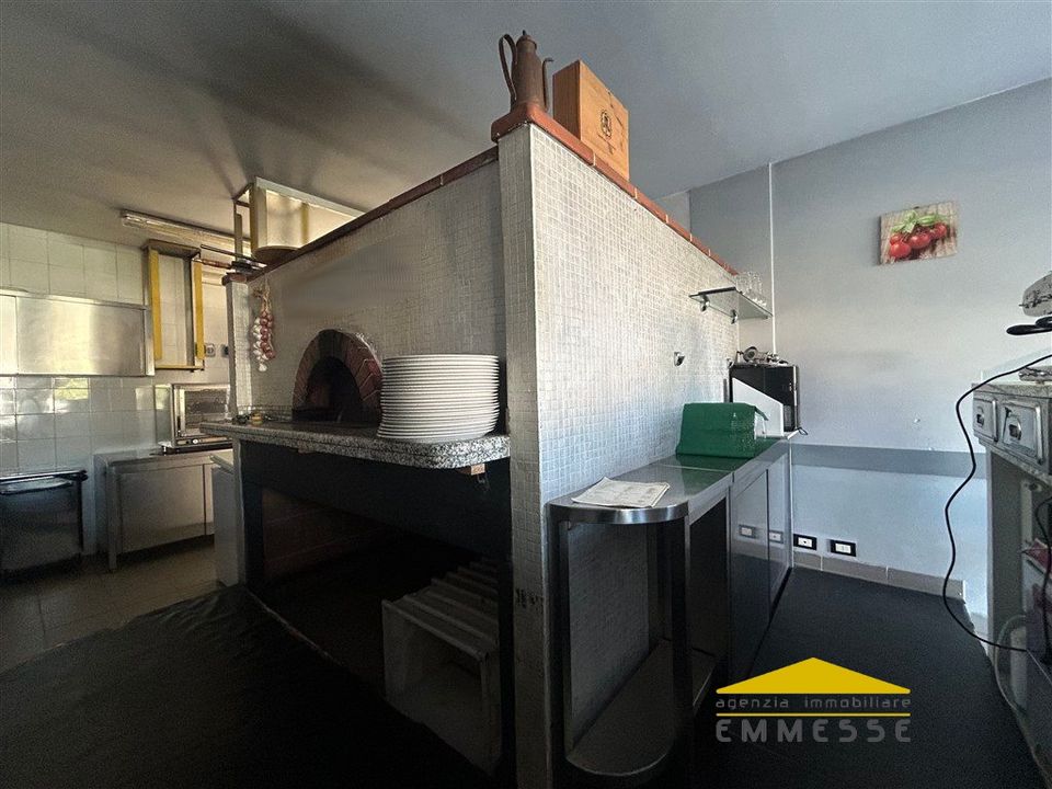 Erhvervsejendom i Montignoso, Massa and Carrara - foto 4