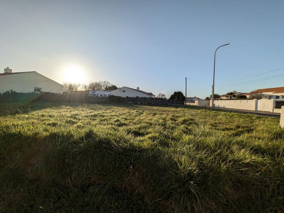Terreno en Saint-Hilaire-de-Riez, Vendee - foto 1