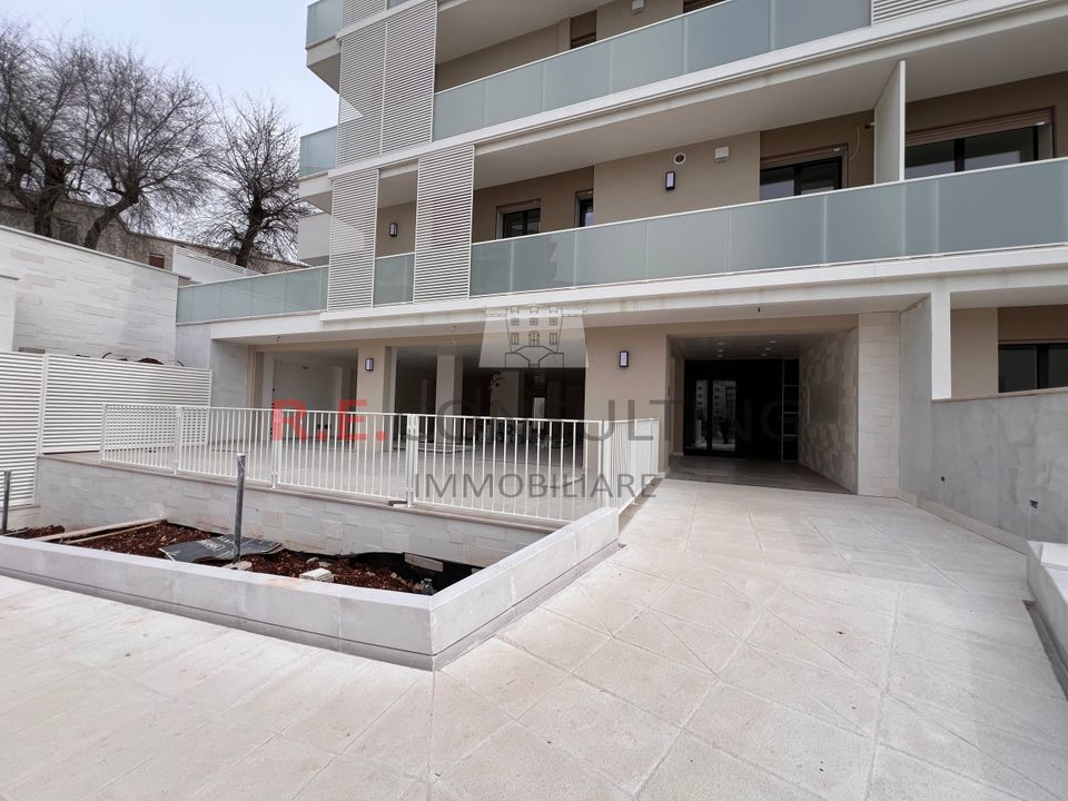 Erhvervsejendom i Martina Franca, Taranto - foto 1