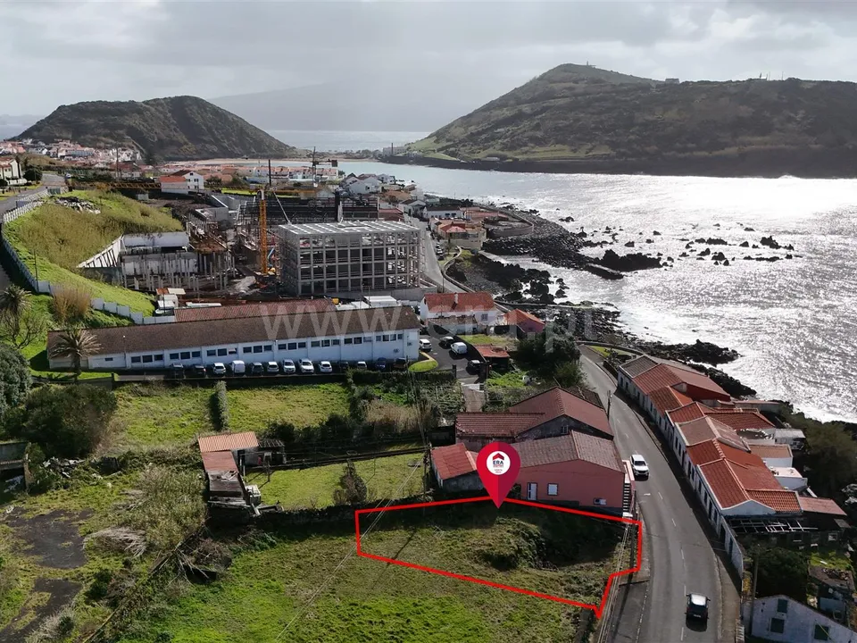 Helårsgrund i Horta, Faial - foto 1