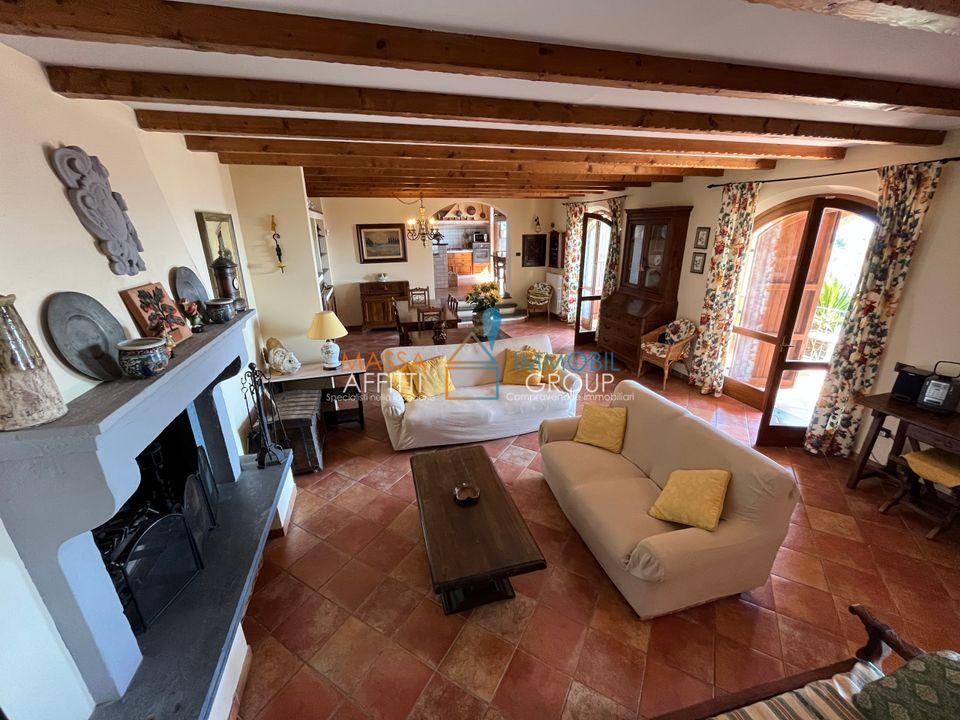 Villa a Massa, Massa and Carrara - foto 1