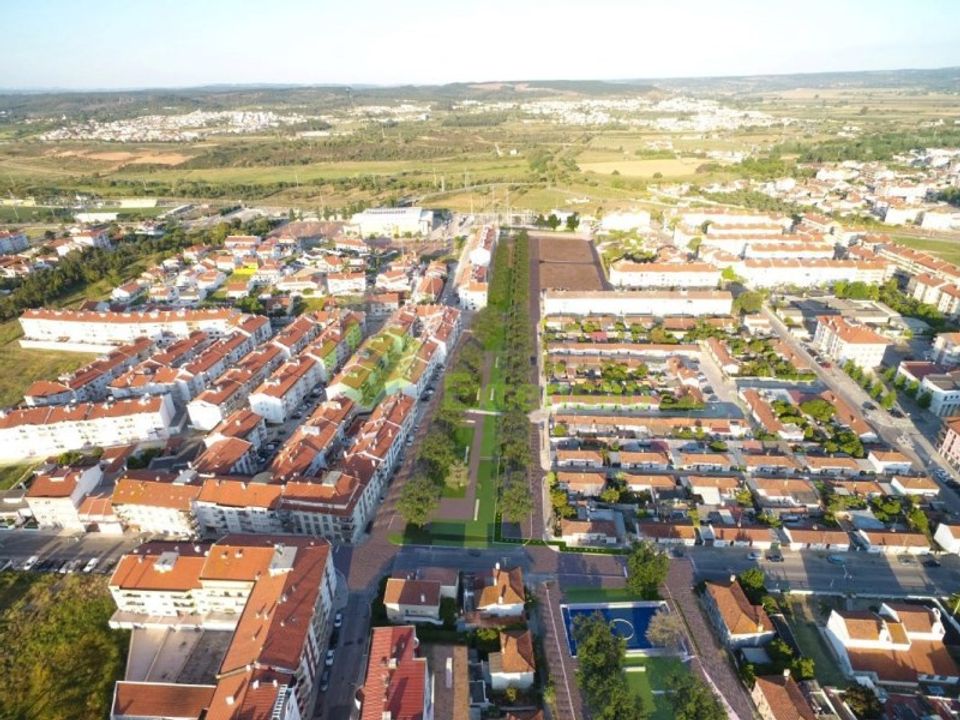 Helårsgrund i Entroncamento, Santarem - foto 2
