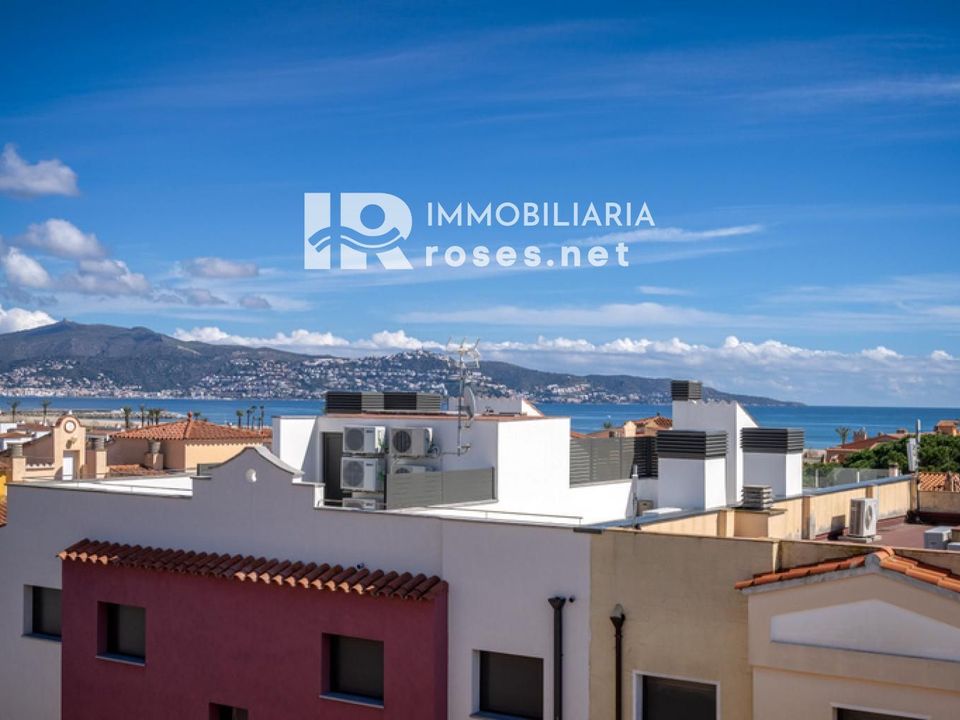 Lejlighed i Empuriabrava, Gerona - foto 1