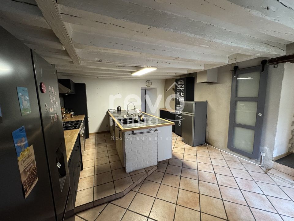 Villa in Bazouges-sur-le-Loir, Sarthe - photo 1