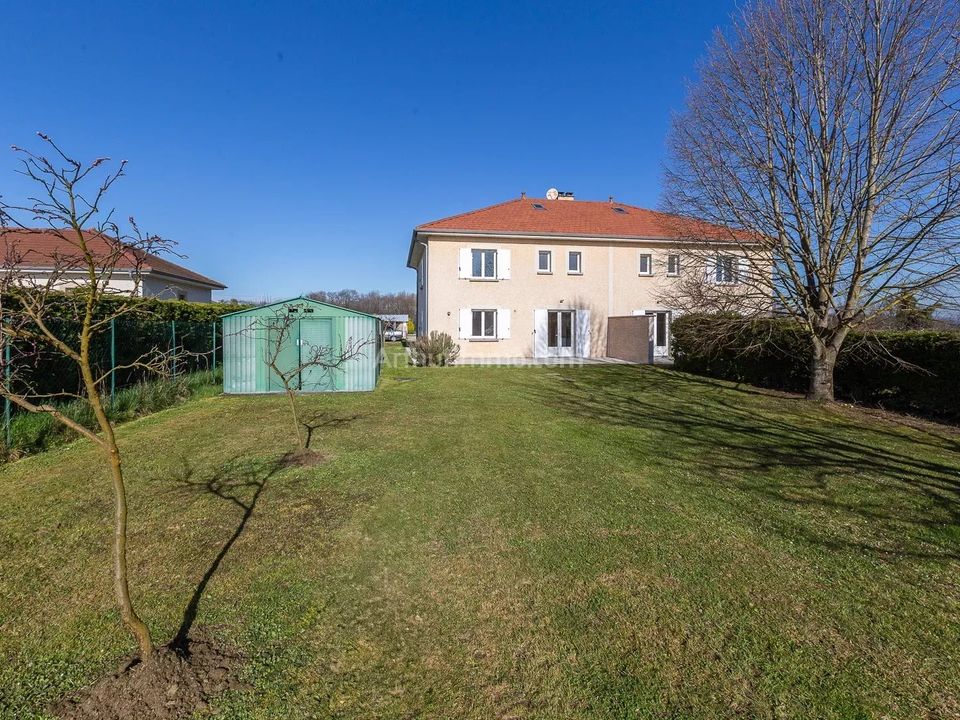 Villa i Saint-Sorlin-de-Morestel, Isere - foto 1