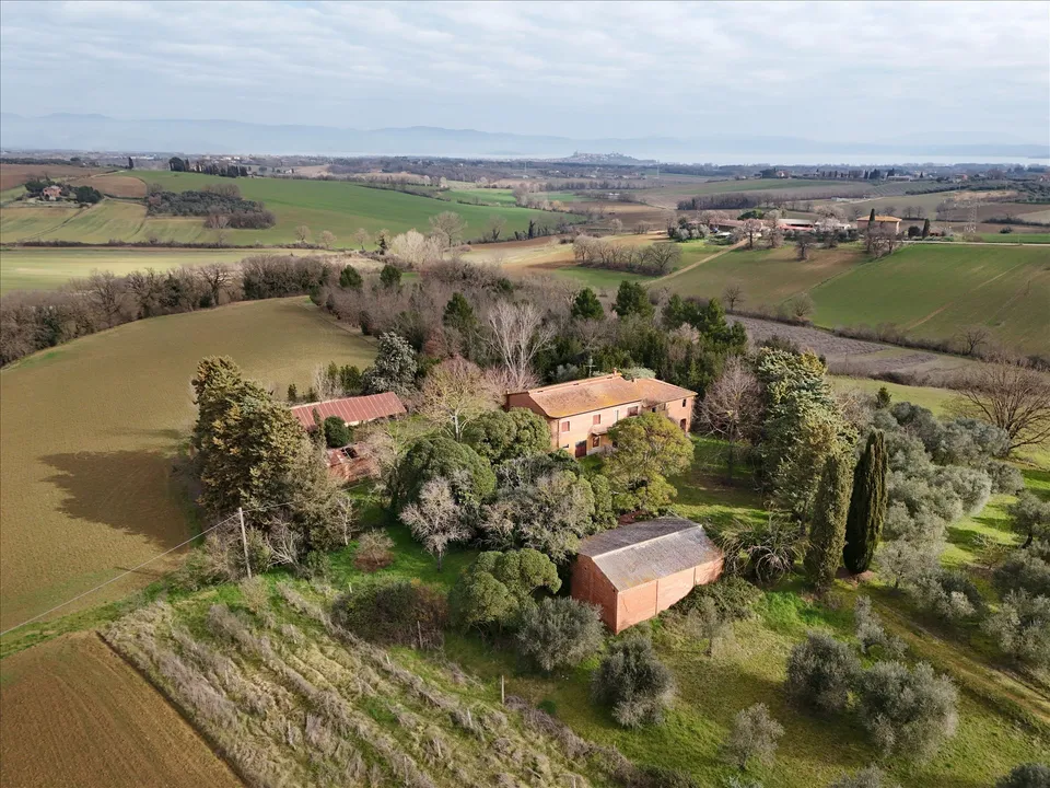 Farm hus i Castiglione del Lago, Perugia - foto 1