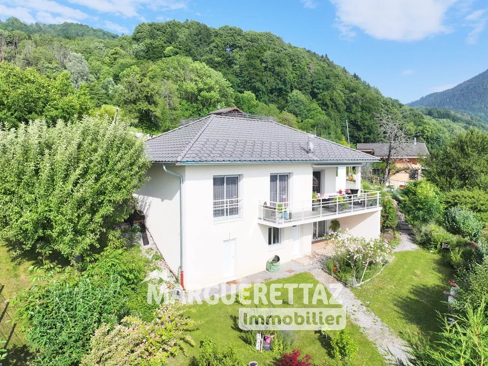 Villa i Châtillon-sur-Cluses, Haute-Savoie - foto 1